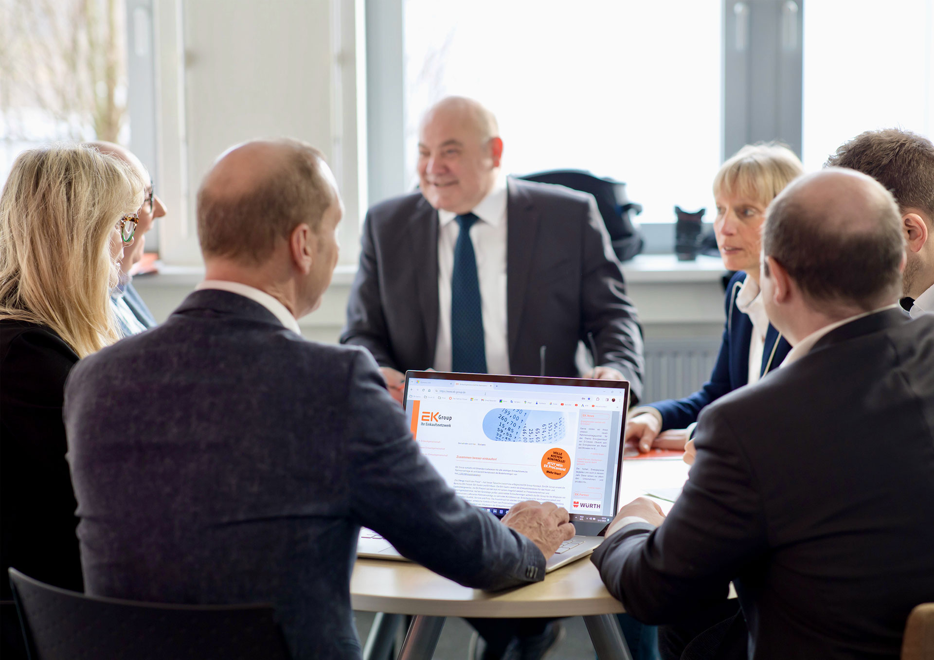 EK-Group_Mitarbeiter_im_meeting